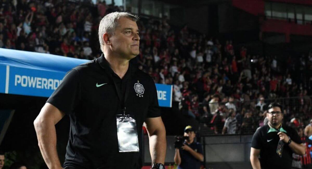 Olímpia demite técnico às vésperas de enfrentar o Flamengo na Libertadores