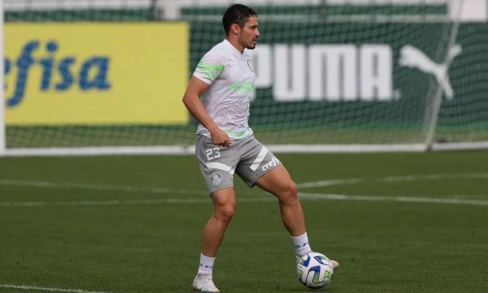 Raphael Veiga elogia Jailson e ressalta sua importância para o Palmeiras